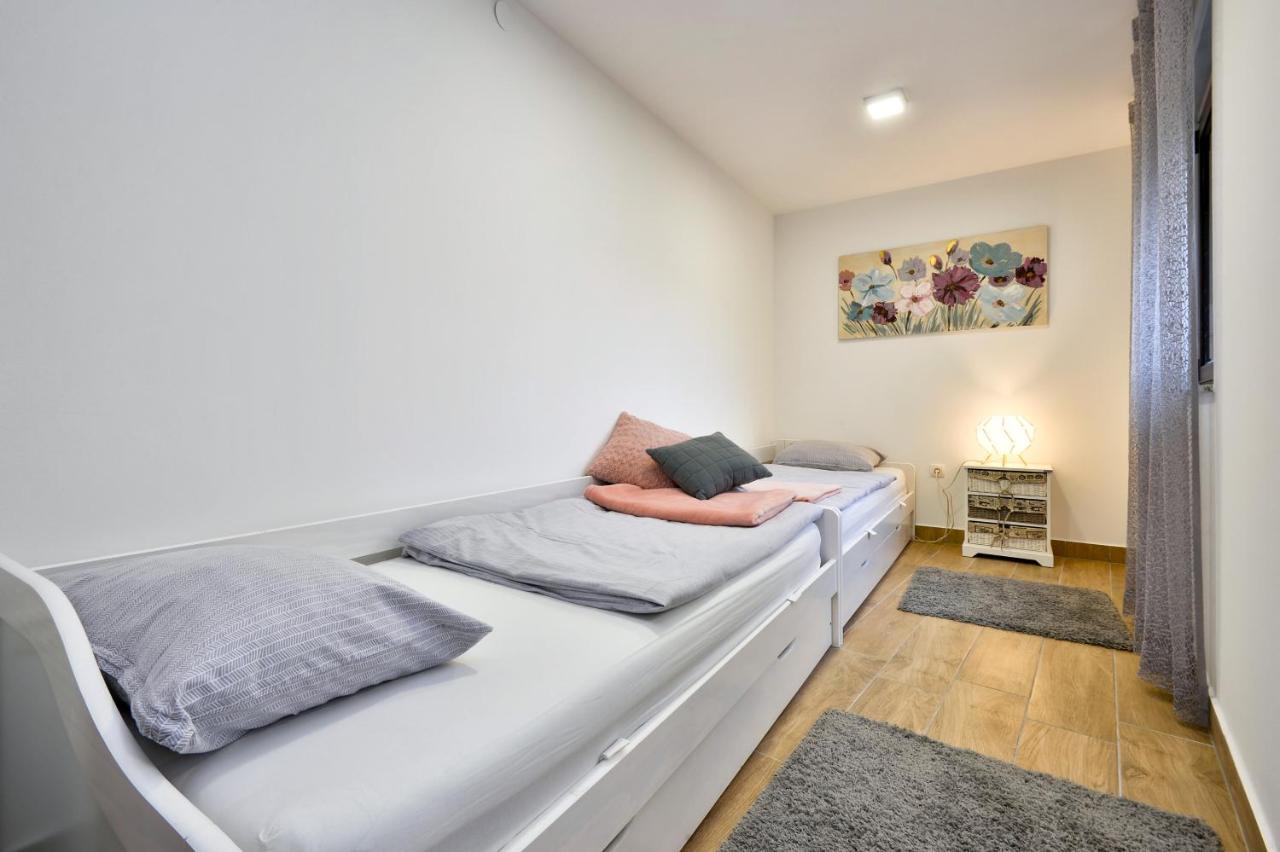 Florek & Florica Apartment *